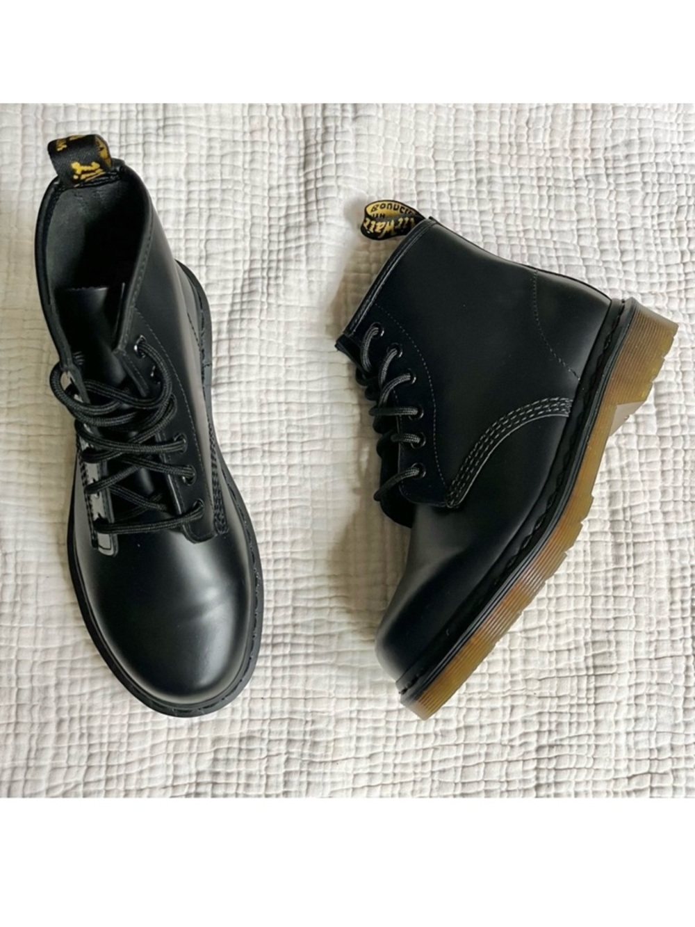 Dr. Martens | Matte Classic Black Ankle Lace Up Boots